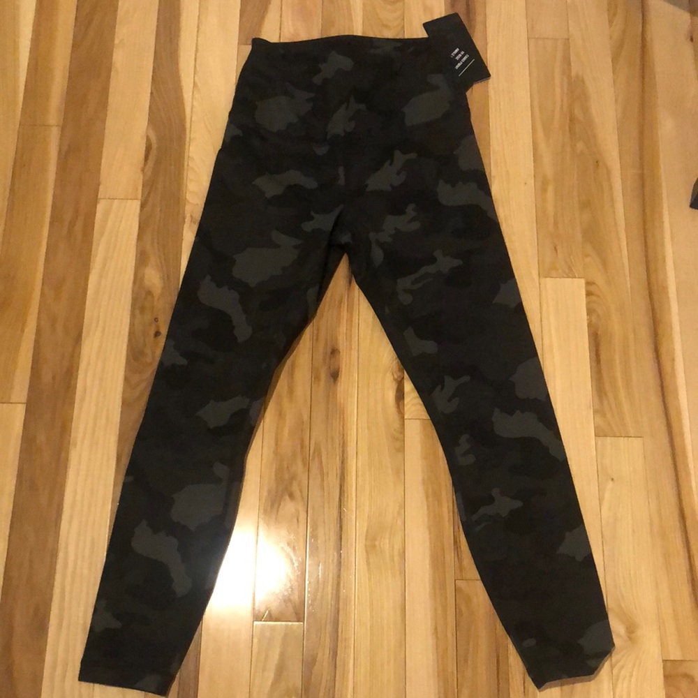 Camo capri leggings